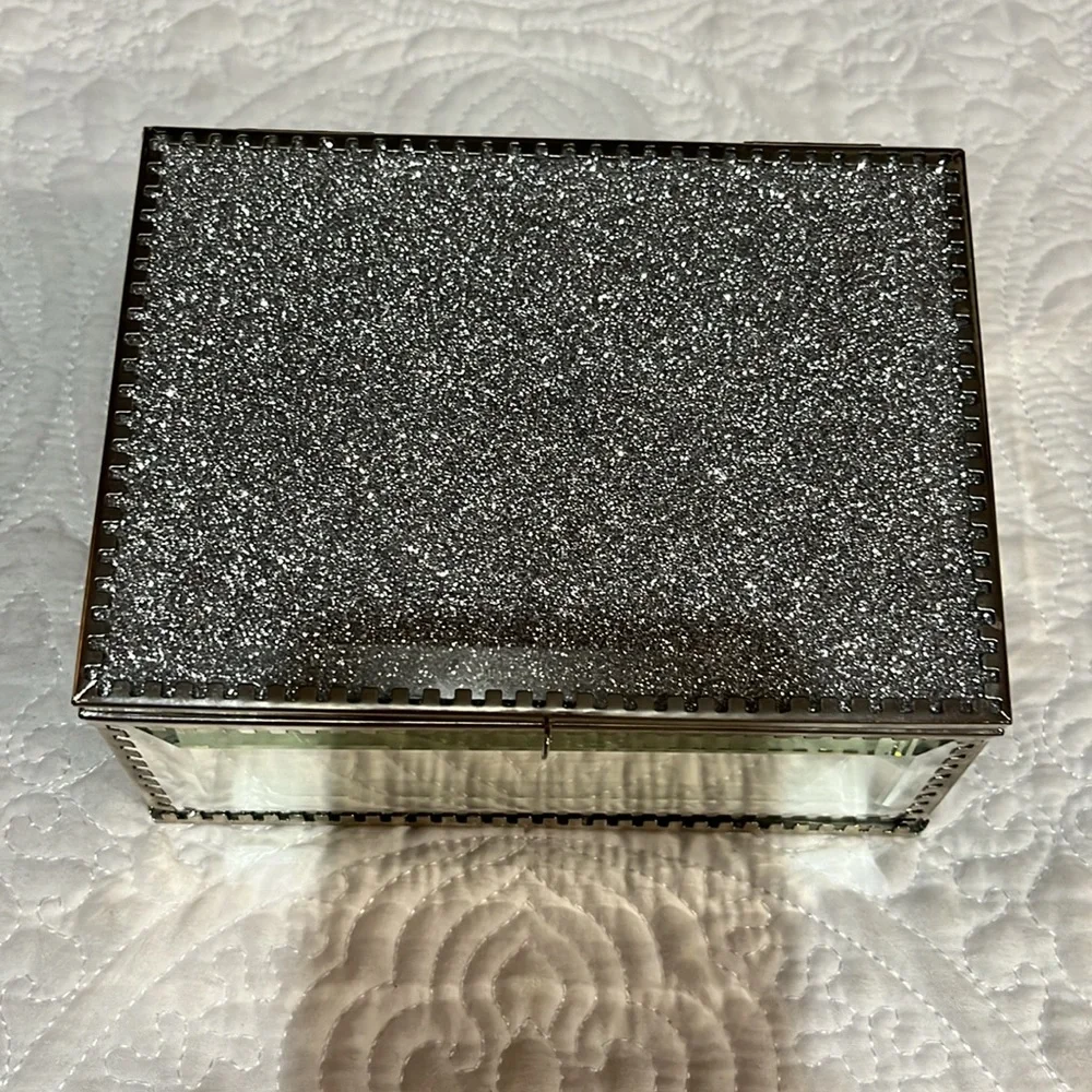 Cynthia Rowley jewelry boxes‎